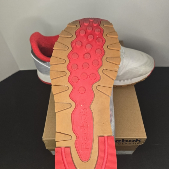 Reebok Classic White and Red Sneakers - Picture 4 of 6
